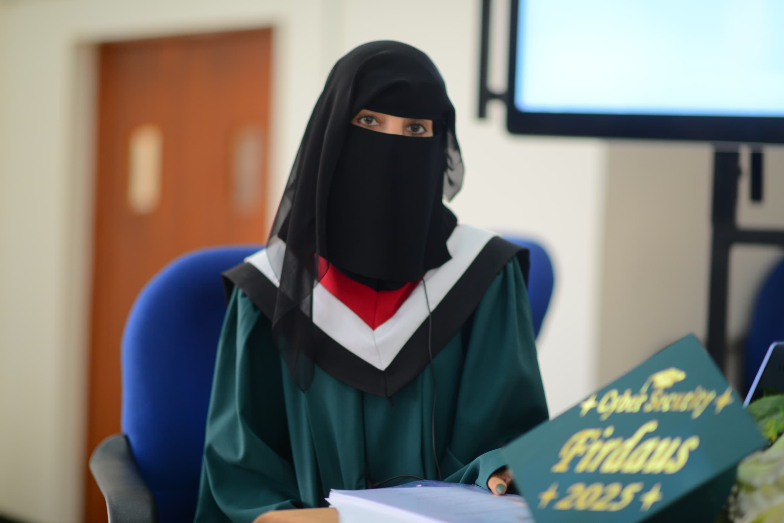 فردوس منصور