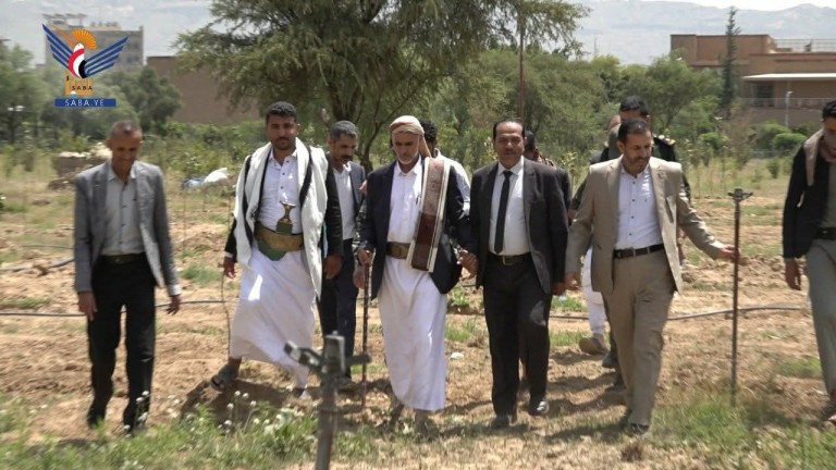 القائم بأعمال رئيس الوزراء يتفقد جامعة صنعاء ويؤكد دعم الحكومة للتعليم العالي