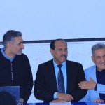 رئيس جامعة صنعاء والمدير التنفيذي لشركة يمن موبايل يتفقدان سير الأداء في أكبر مركز امتحاني على مستوى اليمن10