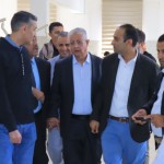 رئيس جامعة صنعاء والمدير التنفيذي لشركة يمن موبايل يتفقدان سير الأداء في أكبر مركز امتحاني على مستوى اليمن3