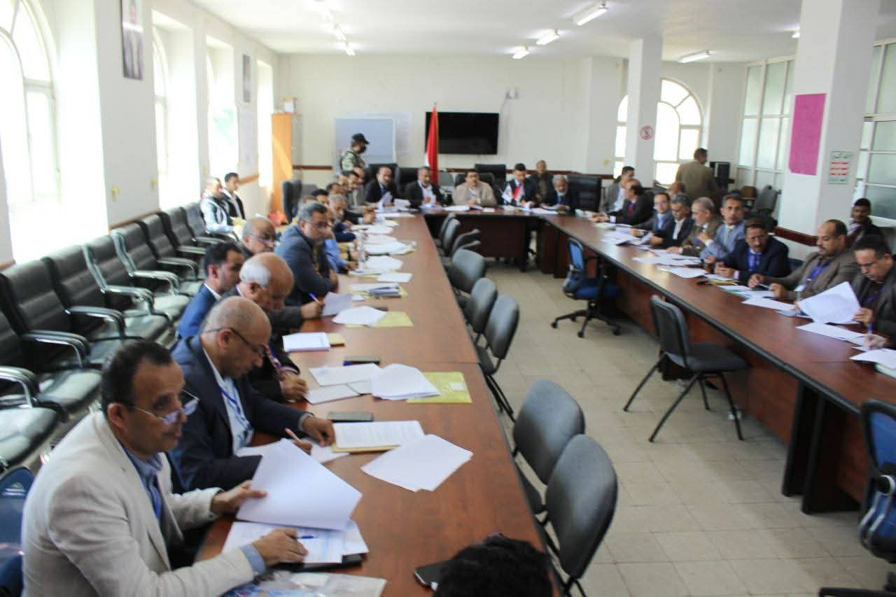 رئيس جامعة صنعاء وعميد كلية الطب يشاركان في ورشة مشروع لائحة الدكتوراه الطبية