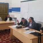 مناقشة تطوير الأداء الإداري وتعزيز التحول المؤسسي في مركز الإدارة العامة .