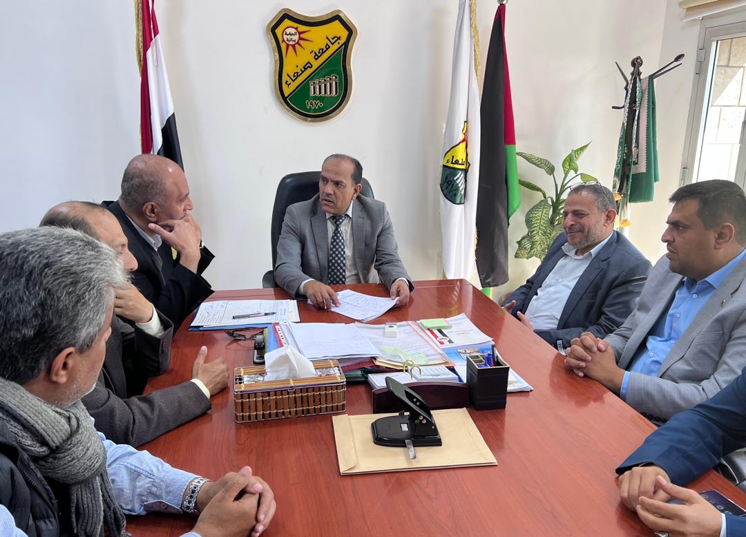 رئيس جامعة صنعاء يلتقي عمادة كلية العلوم الطبية التطبيقية بعد تشكيل الأقسام وتعيين رؤسائه