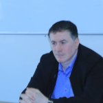 رئيس جامعة صنعاء يترأس اجتماعًا موسعًا لمناقشة مستجدات الاعتماد الأكاديمي الدولي بكلية الطب٤