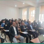 رئيس الجامعة يشيد بمشاريع تخرج طلاب كلية الحاسوب ويؤكد دعم الابتكار التقني٣