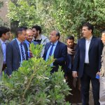 رئيس الجامعة يطّلع على تشغيل بنش النيوماتيك خلال زيارته التفقدية لكلية الهندسة ١٠