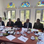 رئيس جامعة صنعاء يلتقي لجنة الرصانة بالمراكز العلمية والبحثية ويؤكد أهمية تجويد الرسائل العلمية3