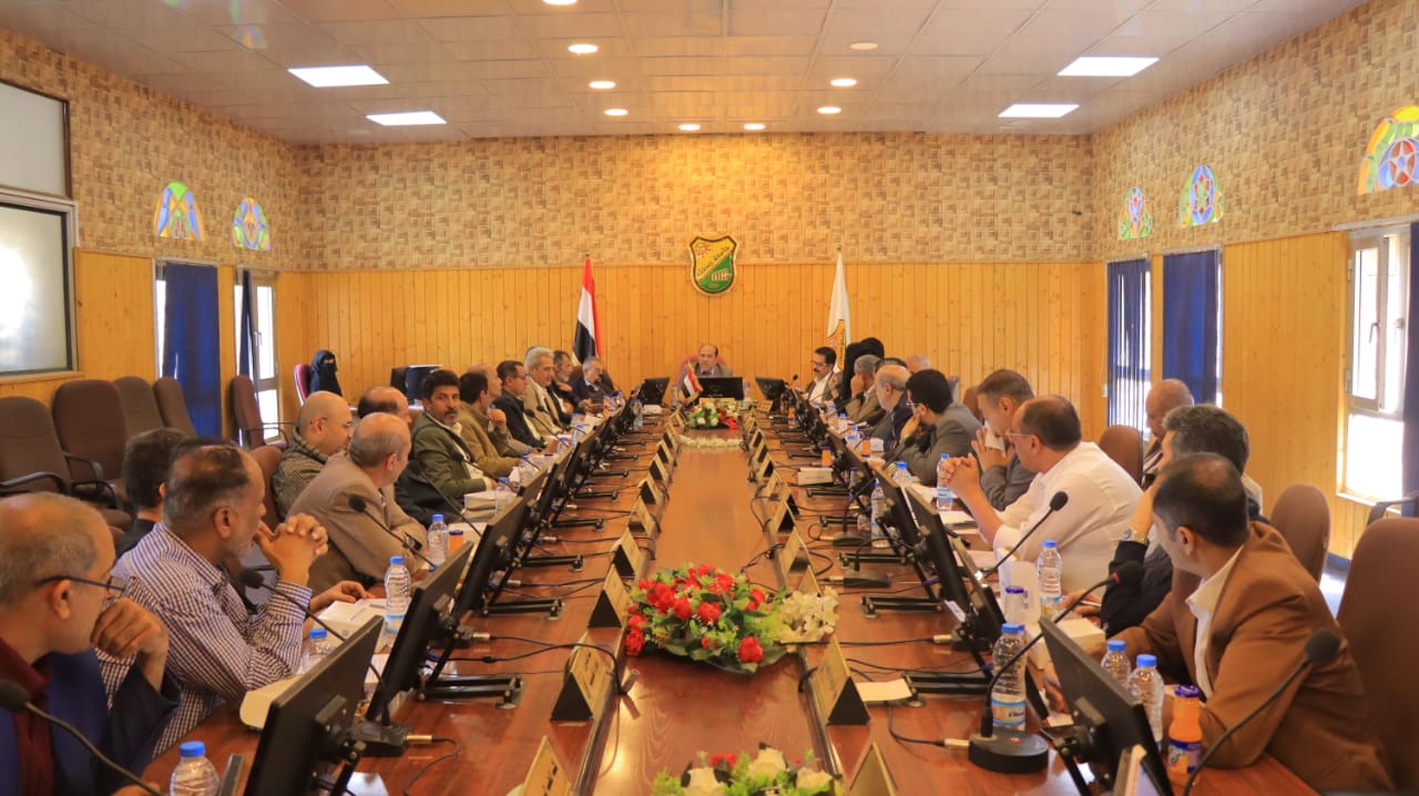 مجلس جامعة صنعاء يُقِرّ عقد المؤتمر الدولي الأول في تقنيات الهندسة الذكية